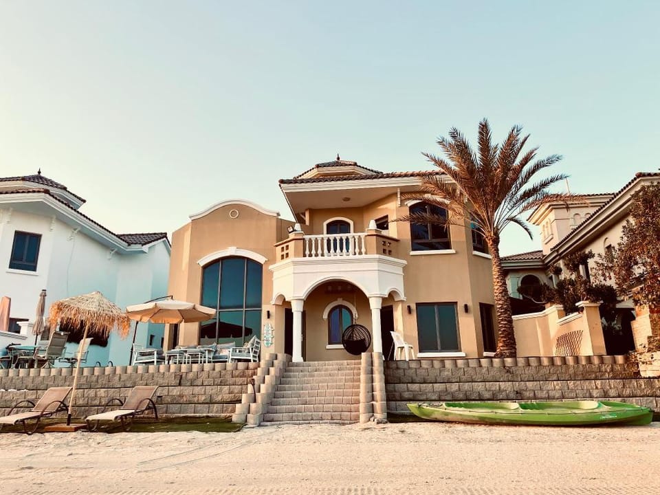 Luxury palm Jumeirah villa with towerscapes view Villa in Dubai