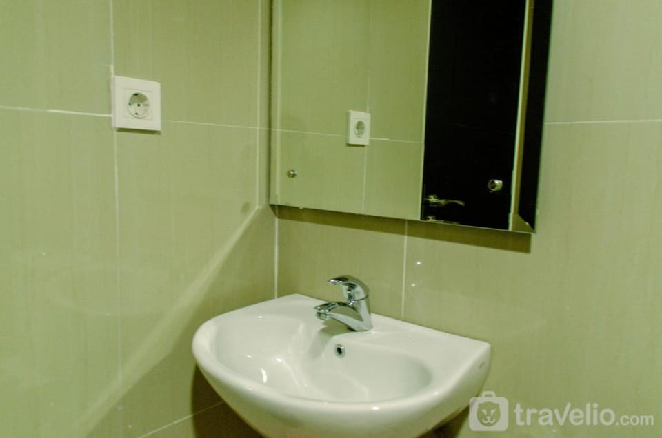Elegant Studio at Paramount Skyline By Travelio Apartment in West Java