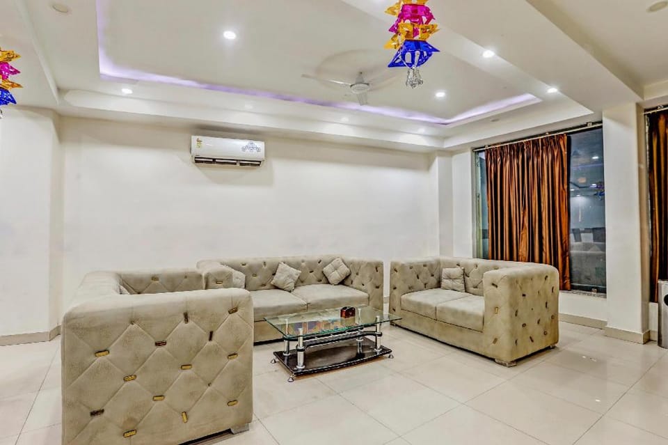 Hotel O Chahal Residency Hotel in New Delhi