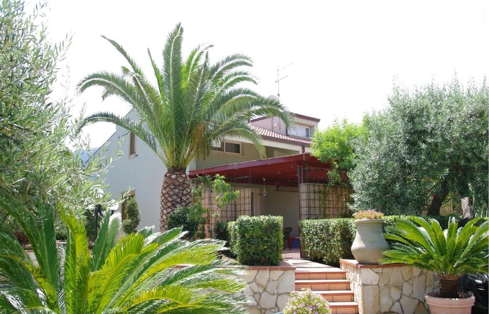 Beautiful apartment for 4 people in residence Apartment in Cefalu