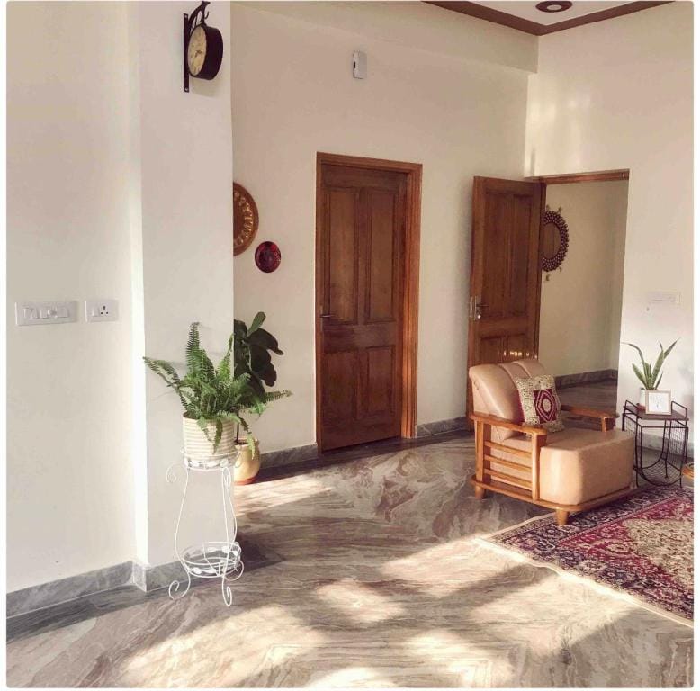 Luxe 2 BR. Slow Living Apartment by the ManStays! Apartment in Uttarakhand