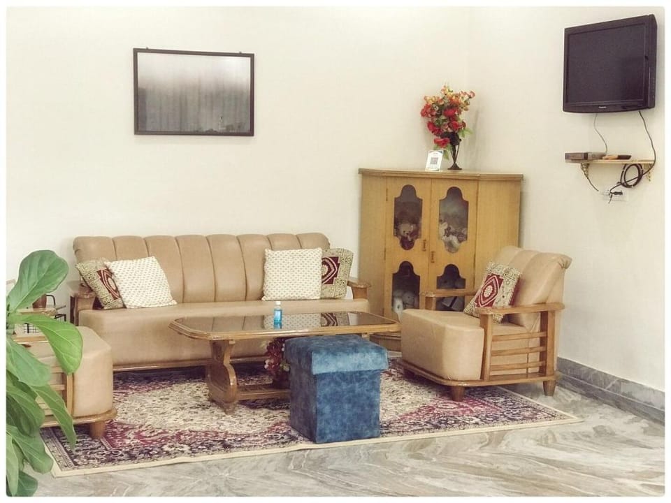 Luxe 2 BR. Slow Living Apartment by the ManStays! Apartment in Uttarakhand