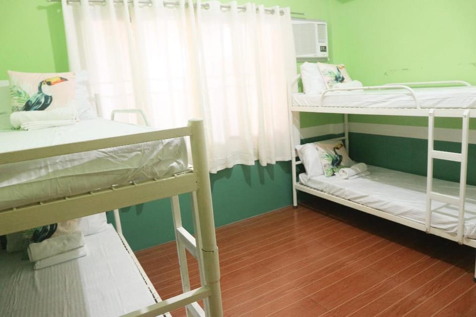 Iloilo Transient Rooms |BUDGET rooms for 9pax (U7) Apartment in Iloilo City