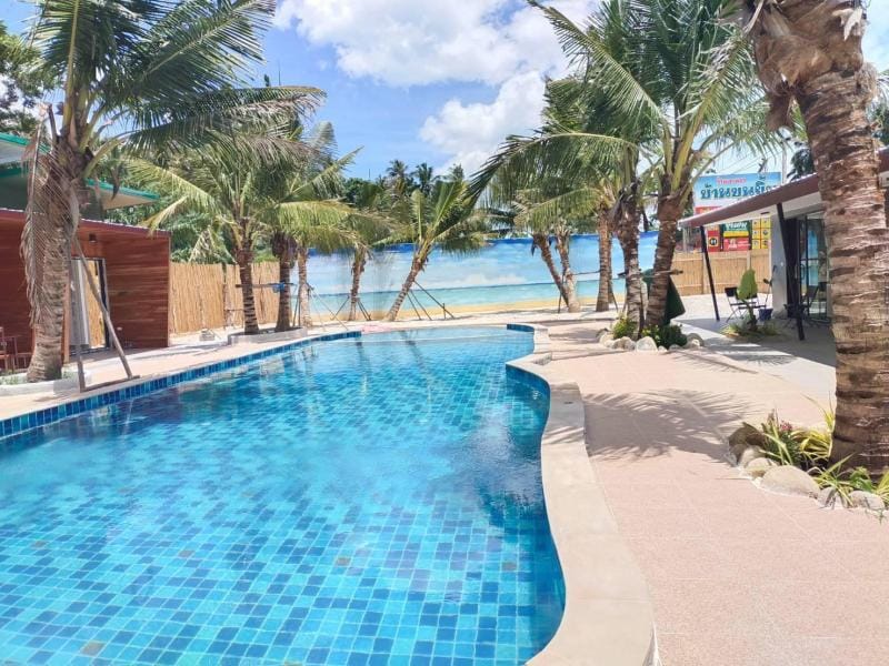 Kinjo park resort deluxe 2 double bed pool view Vacation rental in Thailand