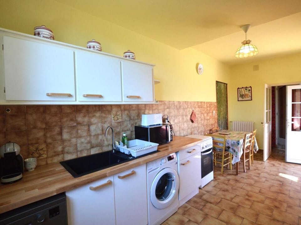 Historic Tower Home in Brignac Vacation rental in Nouvelle-Aquitaine