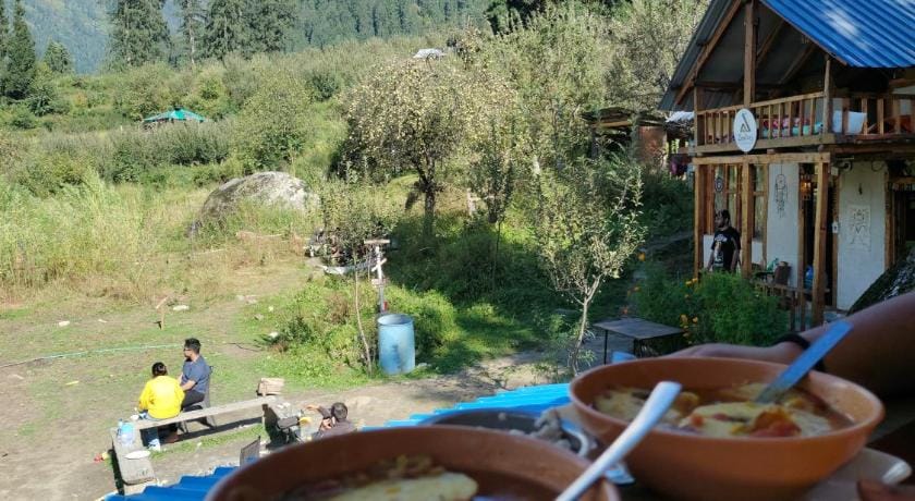 Zevibes Cafe & Guesthouse Apartment in Himachal Pradesh