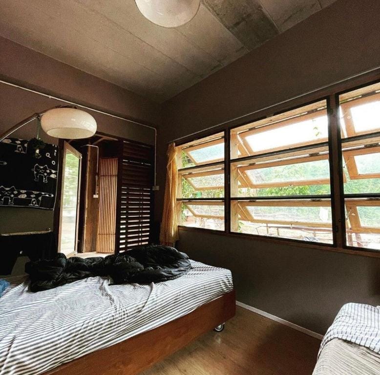 Forest Forest: little house by the river, Pua, Nan Vacation rental in Laos