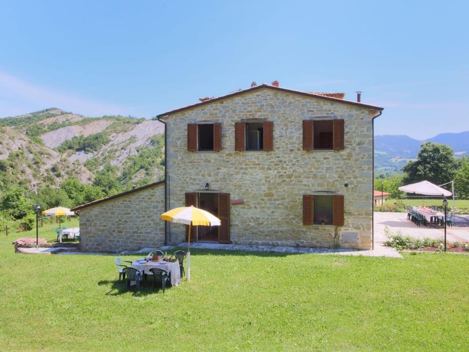 Apartment in Marche with Pool Access Vacation rental in Umbria