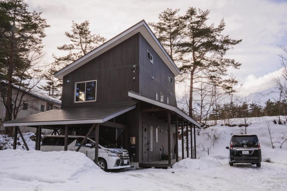 Rosie's House Hakuba by JAMSZ ROYALE Apartment in Hakuba