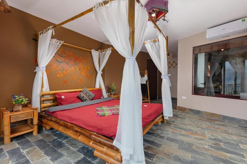 Private Room  Balcony Mountain View  in Central Vacation rental in Laos