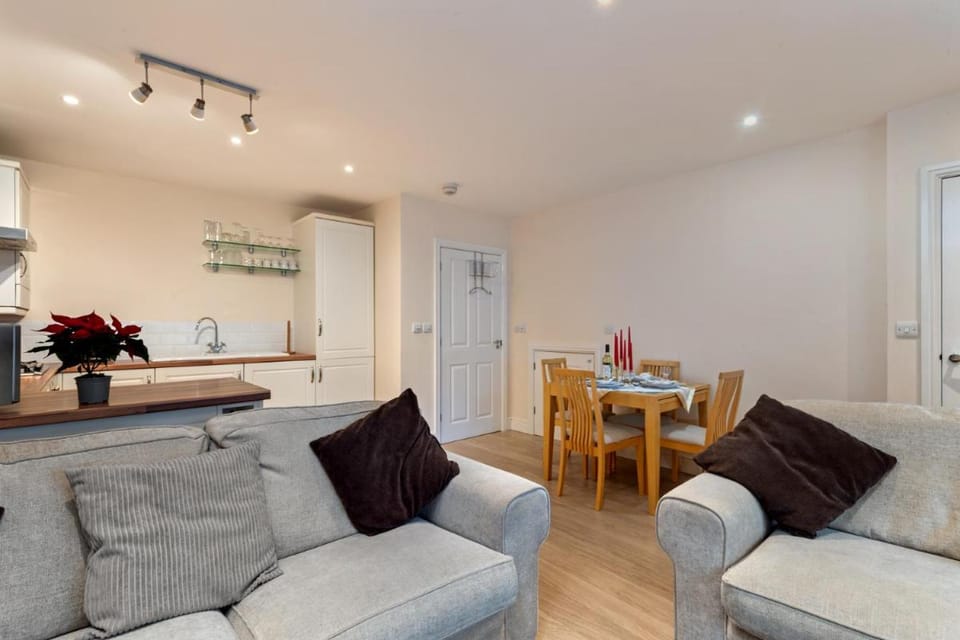 Park Place Court - Close to Beach with Parking Country House in Wales