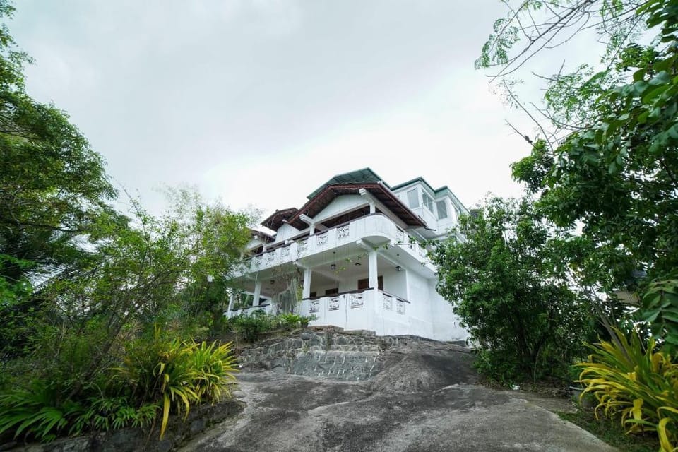 Grand View Tourist Guest by Senarath Hotel Vacation rental in Gangawatakorale