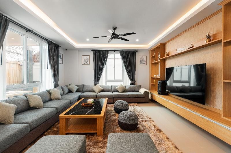 Grand Gala Villa, Pool/Sauna/Jacuzzi/Karaoke Villa in Pattaya City