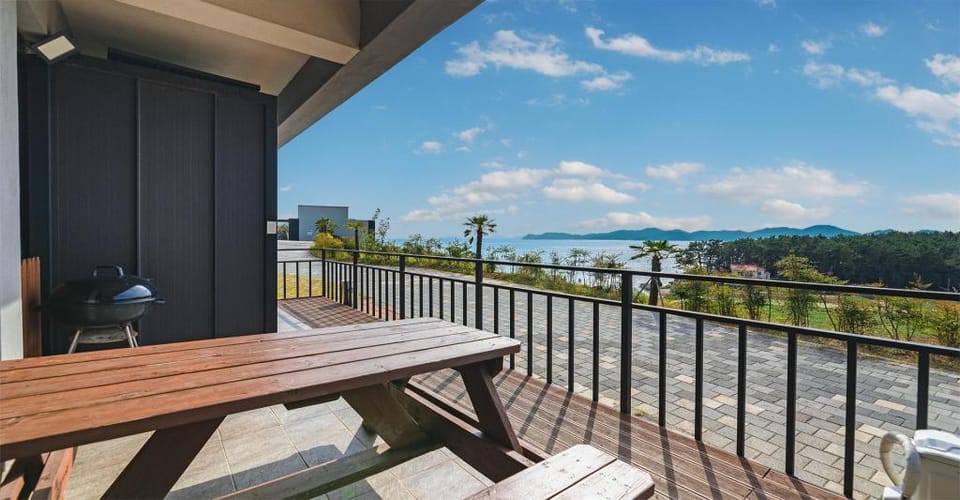Namhae The Bay 007 Pension Bed and Breakfast in South Korea