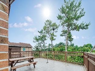 Seogwipo J&J Pension Bed and Breakfast in South Korea