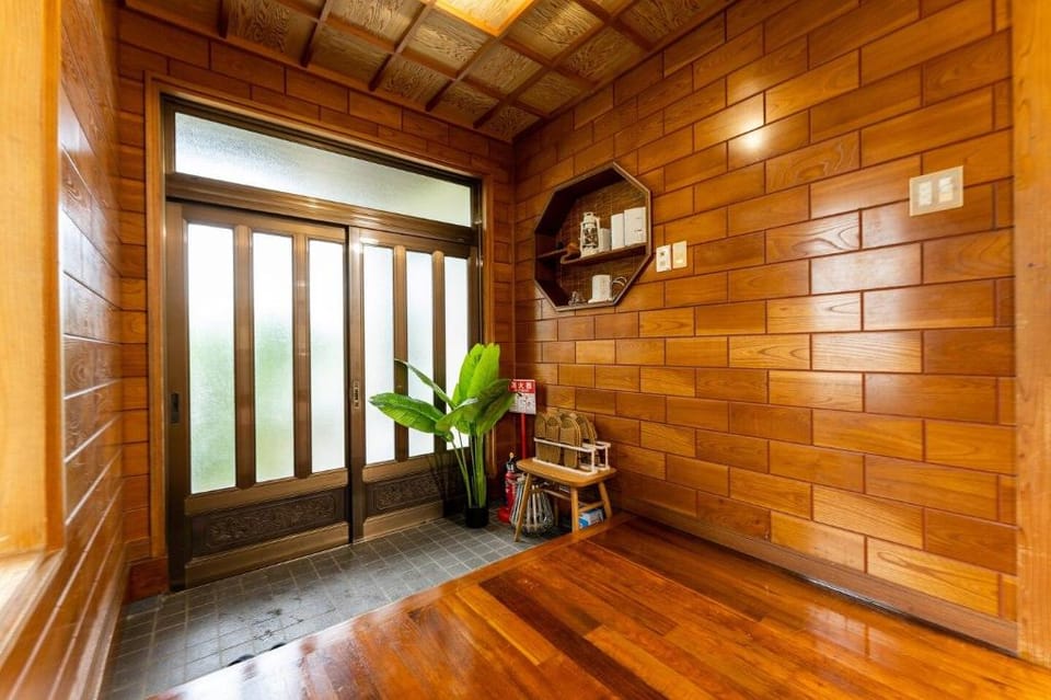 B38【Zuikaiun】OPENING SALE！癒しの時を古民家で★海近くコスパ★海歩き５分★ Vacation rental in Okinawa Prefecture