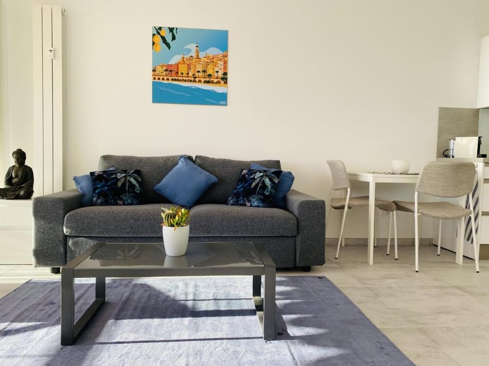 Le Vigia-vue mer-terrasse-climatisation-parking Apartment in Menton