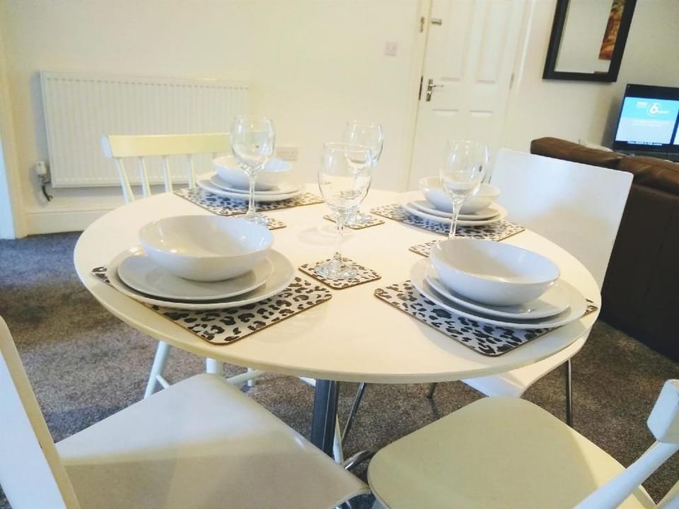 Modern comfy 2-Bedroom flat in St Helens  Apartment in St Helens