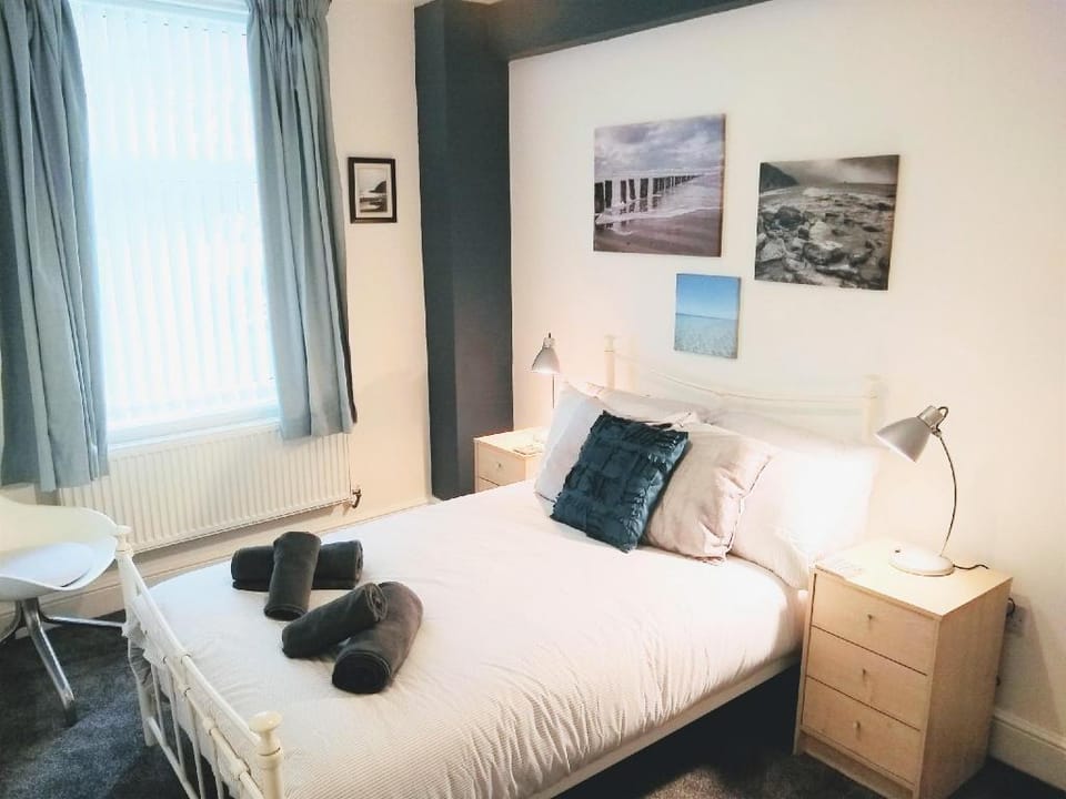 Modern comfy 2-Bedroom flat in St Helens  Apartment in St Helens
