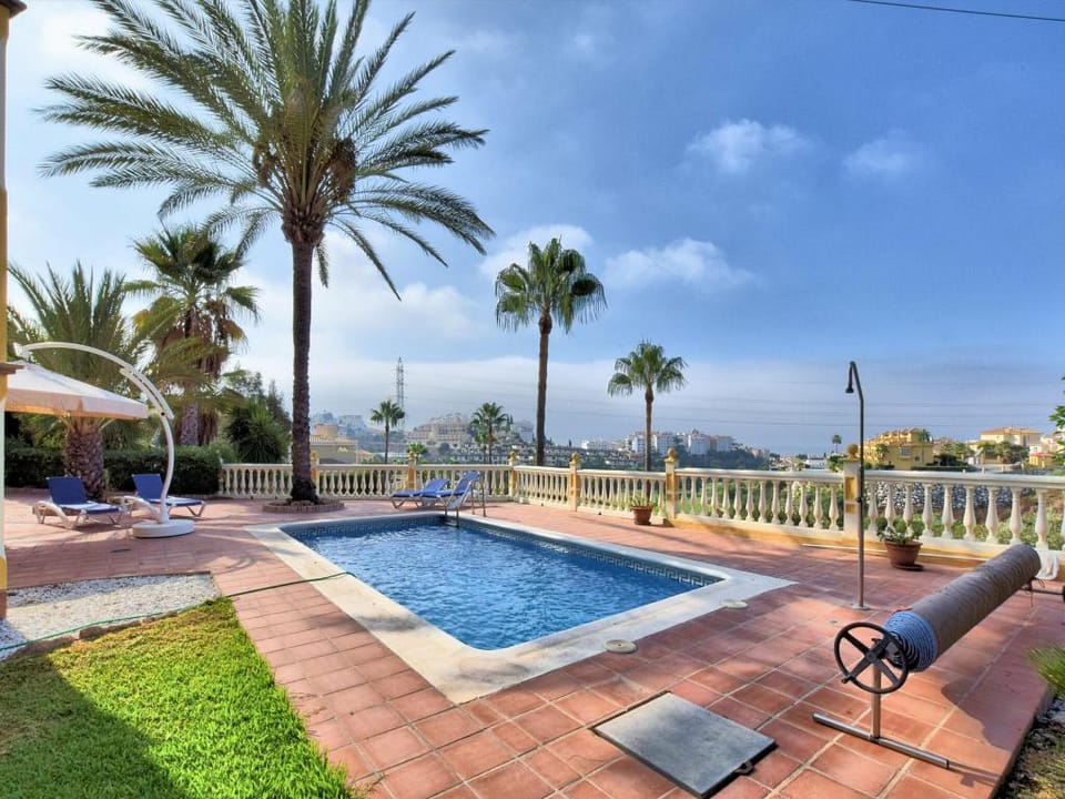 Andalusian Villa Near Beach Villa in Sitio de Calahonda