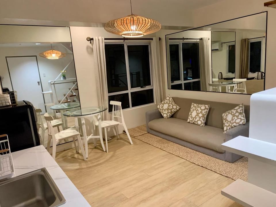 Cozy BGC loft condo (for 6 pax) Apartment in Makati
