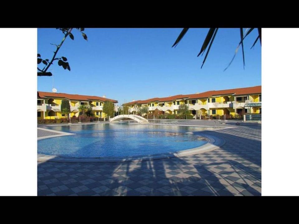 Modern Residence With Swimming Pool - Childrens Area Apartment in Bibione