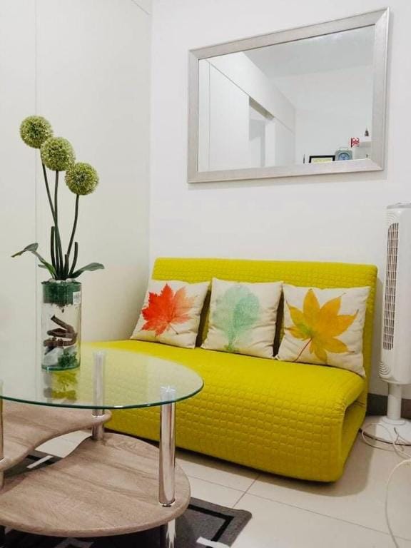Colorful, Stylish & Serene ARRA Apartment in Tagaytay