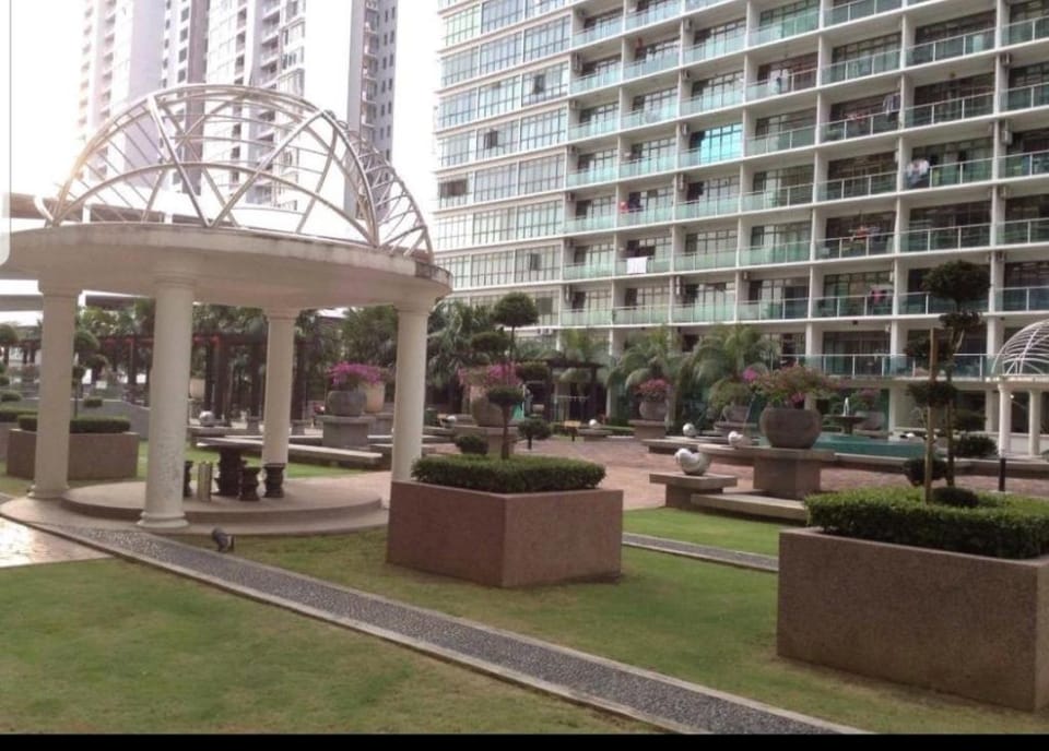 J10-Palazio Mount Austin WIFI 3Bedroom  Apartment in Johor Bahru