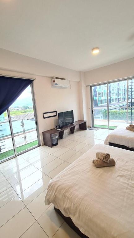 Aeropod KK Corner Unit A/2 Queen Bed/Free Parking Apartment in Kota Kinabalu