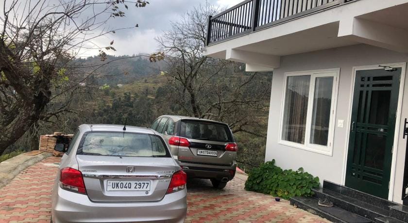 Kennys Kottage Campground/ 
RV Resort in Uttarakhand