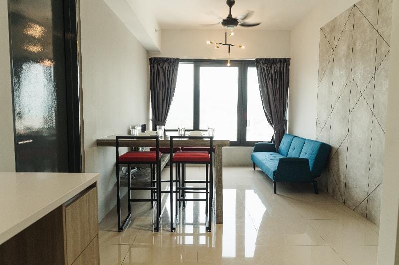 The Palm l Central Georgetown Condo @Macalister Vacation rental in George Town