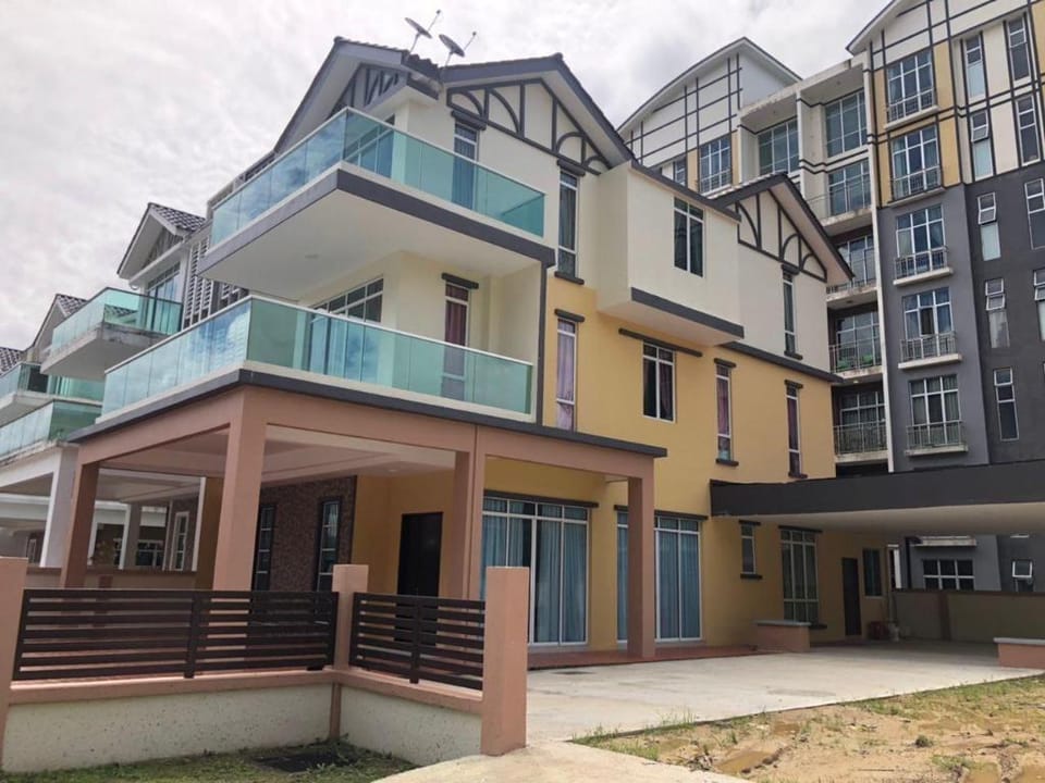 BARRINGTON SEMI-D@GOLDEN HILLS HOMESTAY Villa in Brinchang