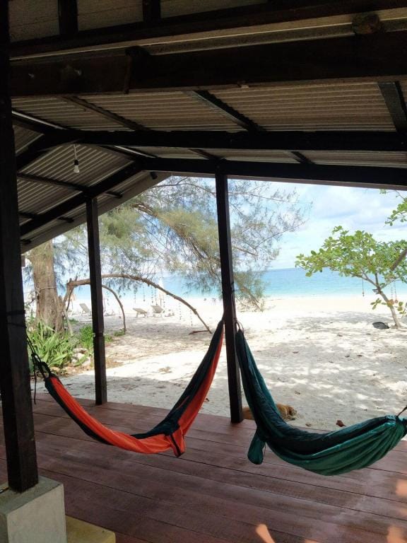Flow Beach House Vacation rental in Phe