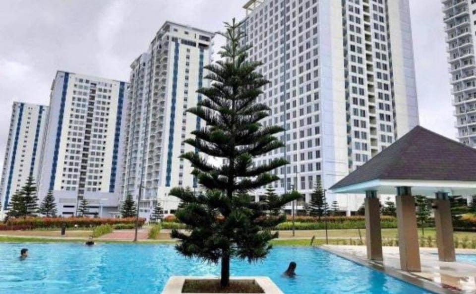 JB's Dream Staycation @ WIND Residences w/ NETFLIX Vacation rental in Tagaytay
