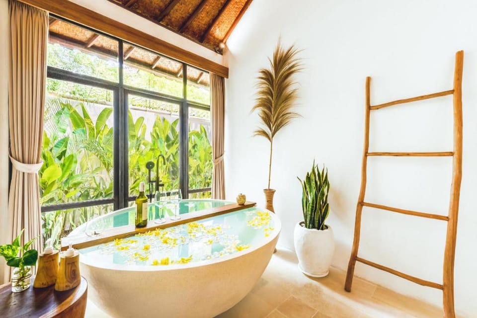 Villa Baladeva, 5BDR Luxury, huge private Pool Villa in Kuta