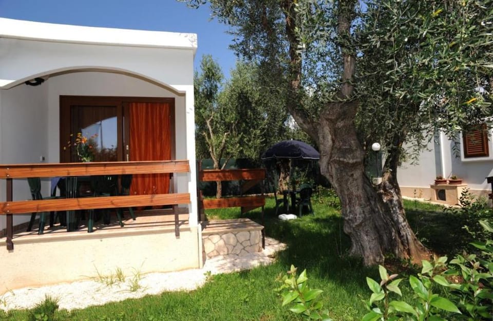 melograno Holiday Home with Swimming Pool and Private Beach Vacation rental in Province of Foggia