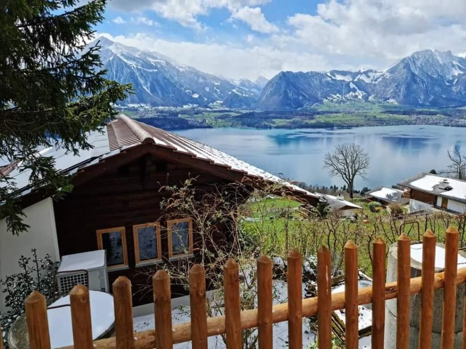 Chalet with view of the mountains and the Thun lake Chalet in Canton of Bern (Region)