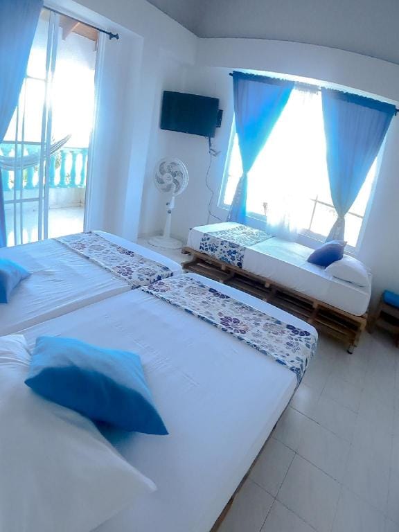 Hostal Queen Elizabeth Vacation rental in La Loma