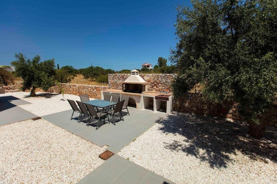 ONE BEDRoom Family House with Pool for up to 4 ! Vacation rental in Crete