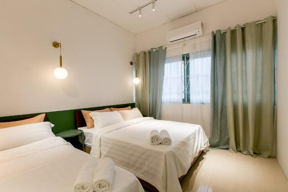 Main Main Ipoh - Homestay with a stylish pool. Vacation rental in Ipoh