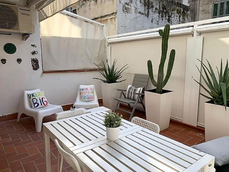 Cuban Green Terrace Apart -1st Floor-center Apartment in Sitges