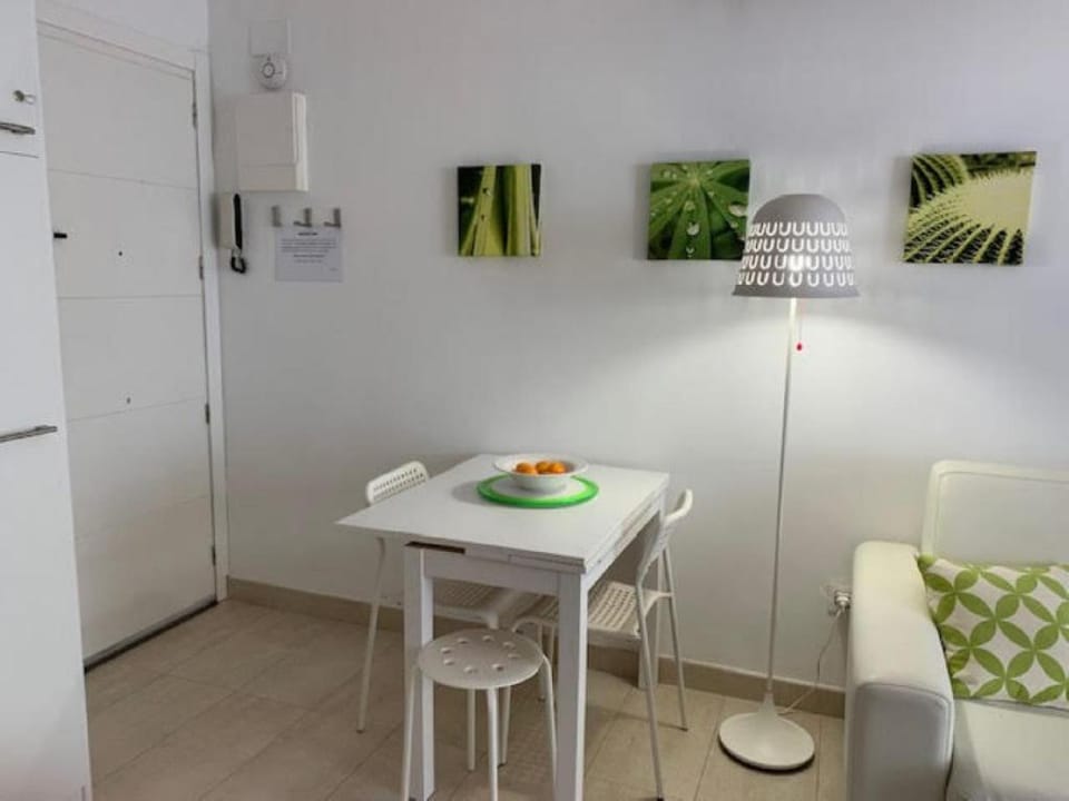 Cuban Green Terrace Apart -1st Floor-center Apartment in Sitges