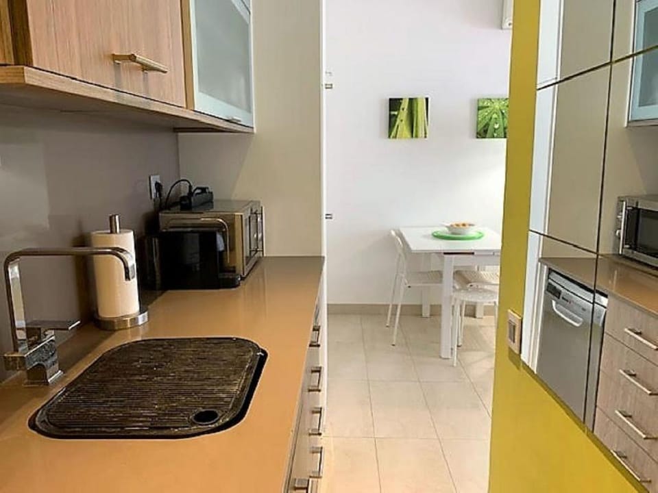 Cuban Green Terrace Apart -1st Floor-center Apartment in Sitges