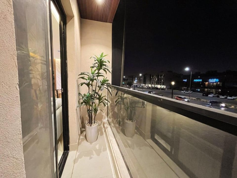 Kease Tawun A1-5 Royal touch Balcony GX60 Apartment in Riyadh