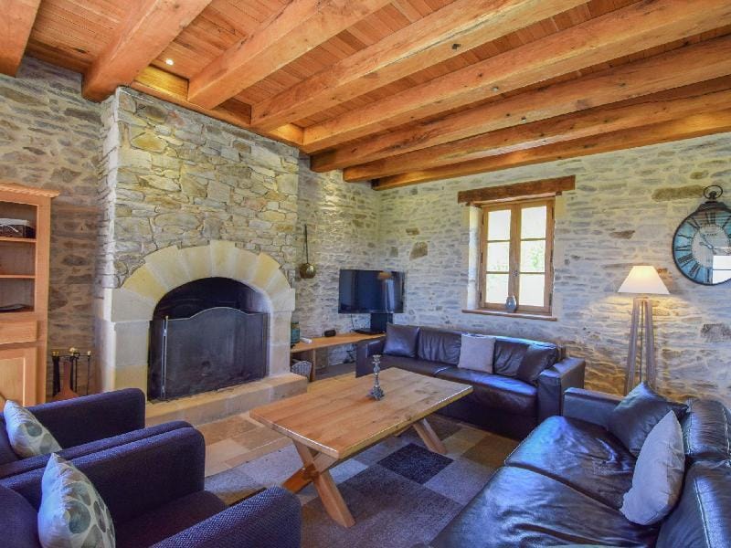 Elegant Countryside Retreat Villa in Nouvelle-Aquitaine