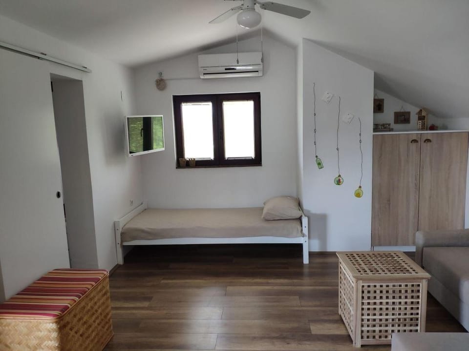 Awesome apartment in Zadarska županija w/  Apartment in Zadar County