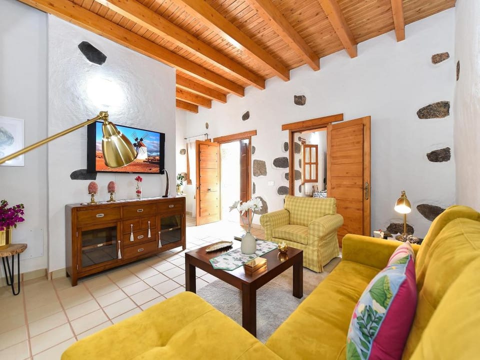 Holiday Home in Ingenio with Private Pool Villa in Comarca Sur