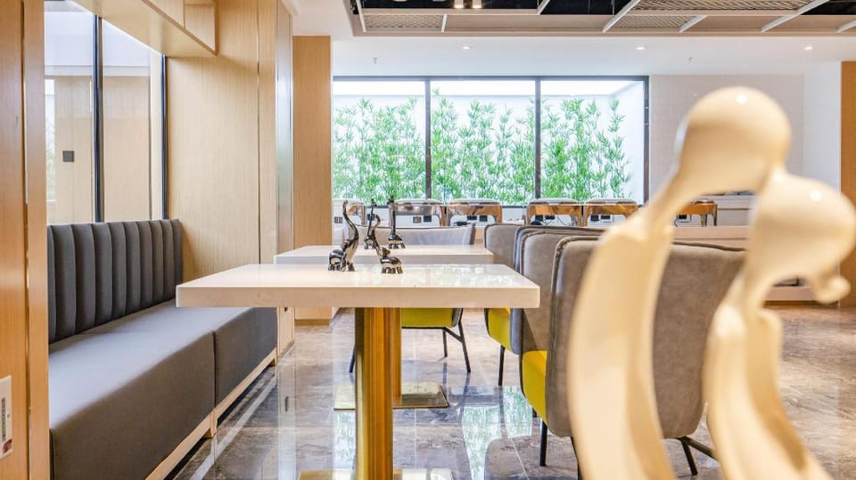 Hanting Premium Hotel Chongqing Guanyingqiao Hongqihegou Metro Station Hotel in China