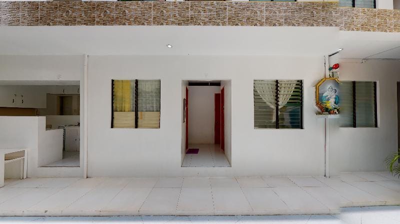 thrice admirable room rentals - Bldg 2 Vacation rental in Central Visayas