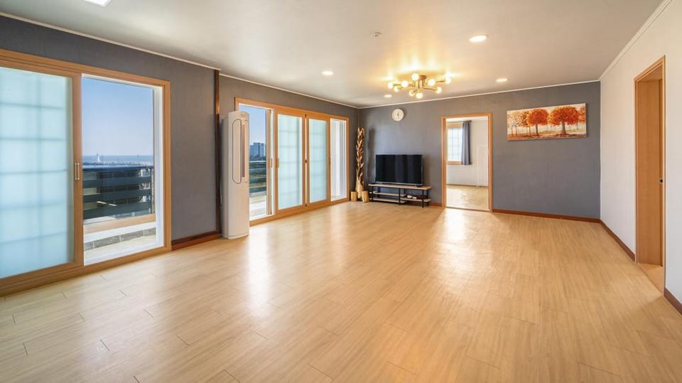 Gangneung Basecamp Pension Bed and Breakfast in South Korea